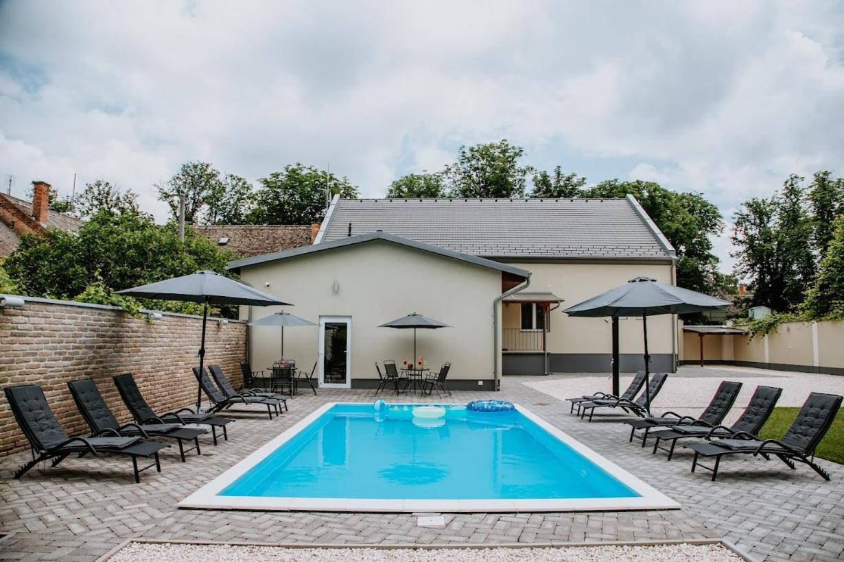Ella Sun Apartman Makó Exterior foto