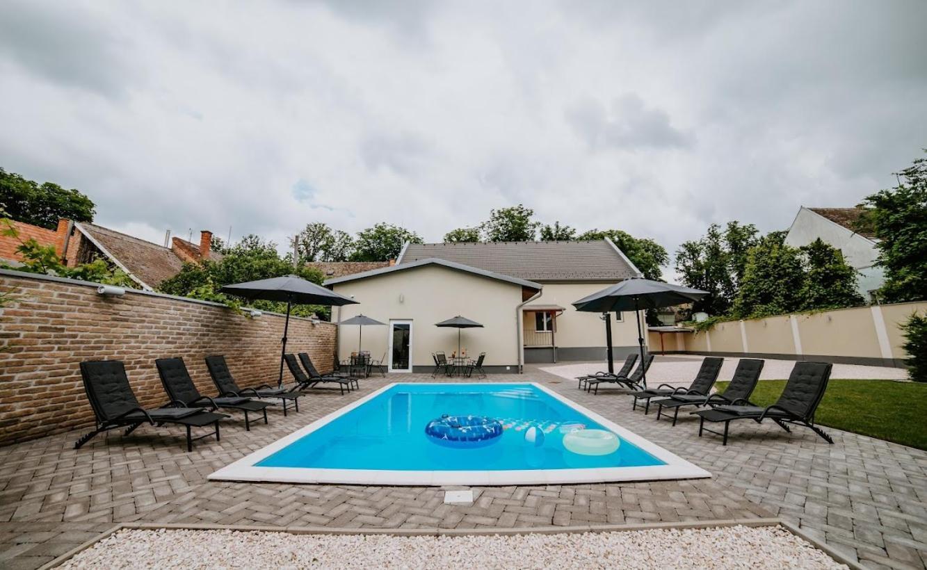 Ella Sun Apartman Makó Exterior foto